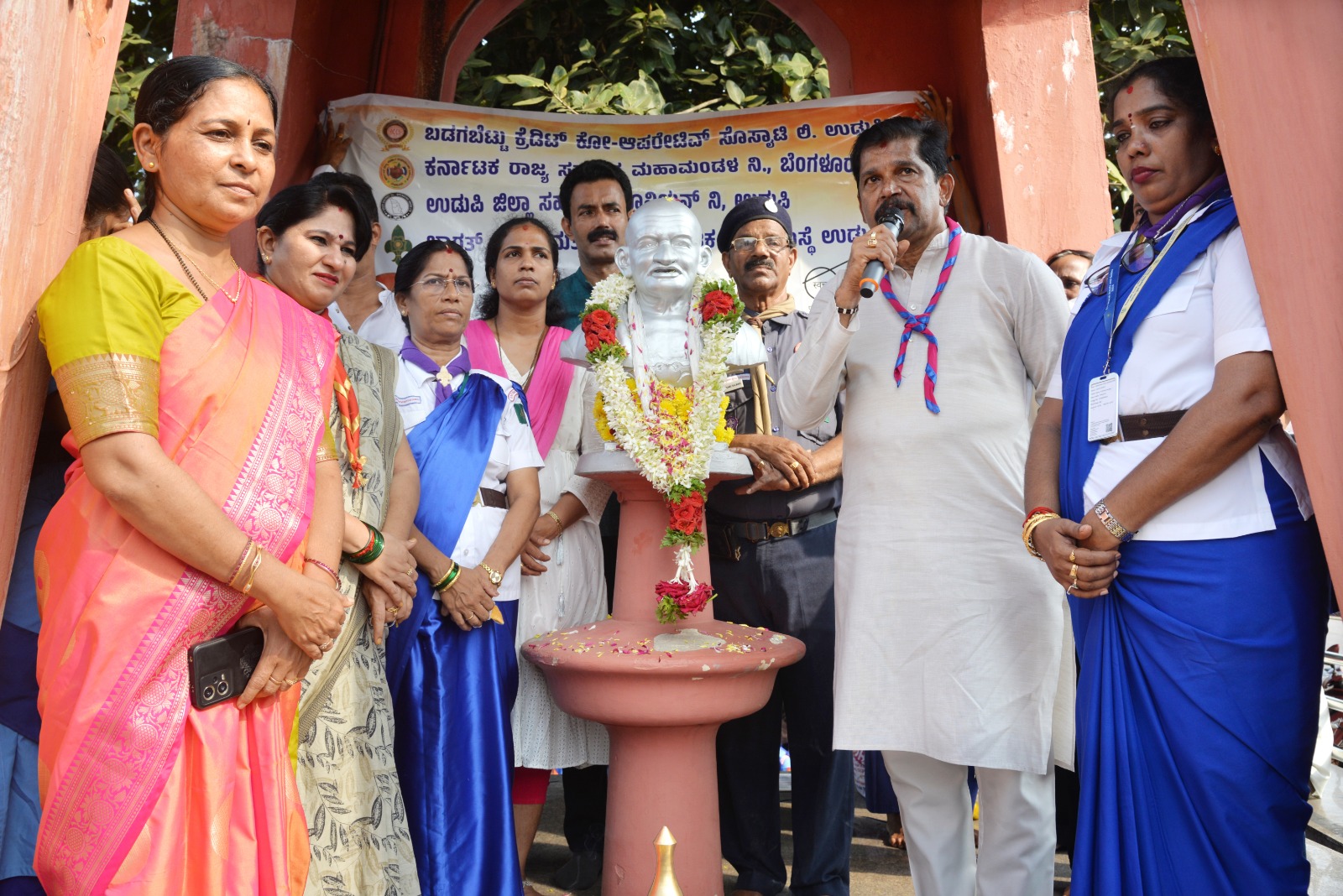 ಗಾಂಧಿ ಜಯಂತಿ ಅಂಗವಾಗಿ ಸ್ವಚ್ಛ ಭಾರತ್ ಅಭಿಯಾನ.