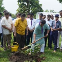 ಅಂತಾರಾಷ್ಟ್ರೀಯ ಸಹಕಾರ ವರ್ಷಾಚರಣೆ-2025 ದಿ. ಡಾ. ವಿ. ಎಸ್. ಆಚಾರ್ಯ ಇವರ ಜಯಂತಿಯ ಪ್ರಯುಕ್ತ ನುಡಿನಮನ ಹಾಗೂ 'ಏಕ್ ಪೇಡ್ ಮಾ ಕೆ ನಾಮ್' ಗಿಡ ನೆಡುವ ಸಂಕಲ್ಪ